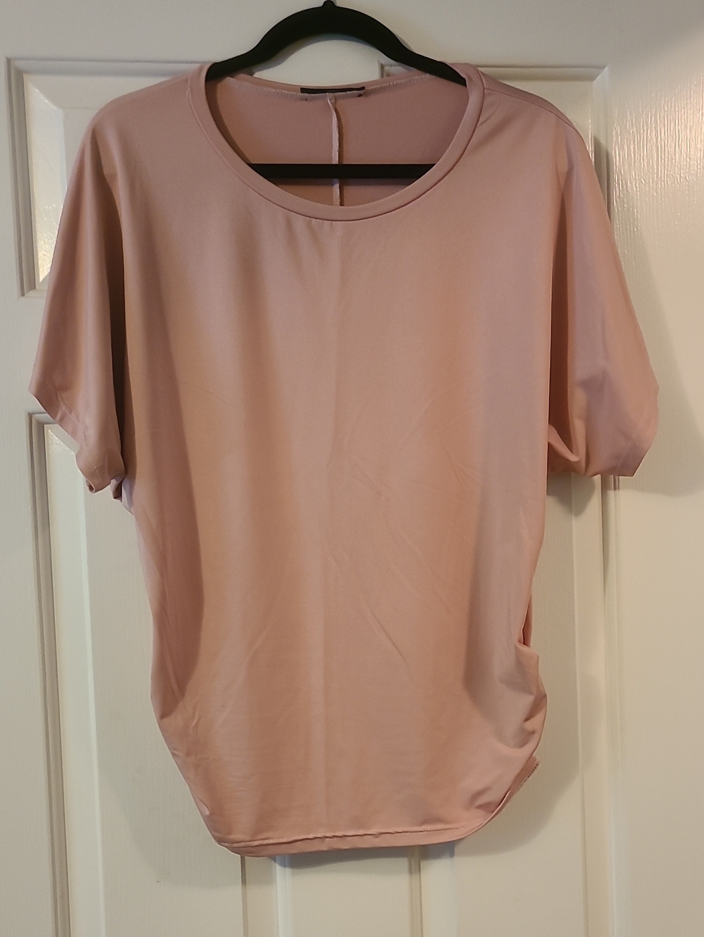 Women's Crew Neck Short Sleeve Top in Blush Pink